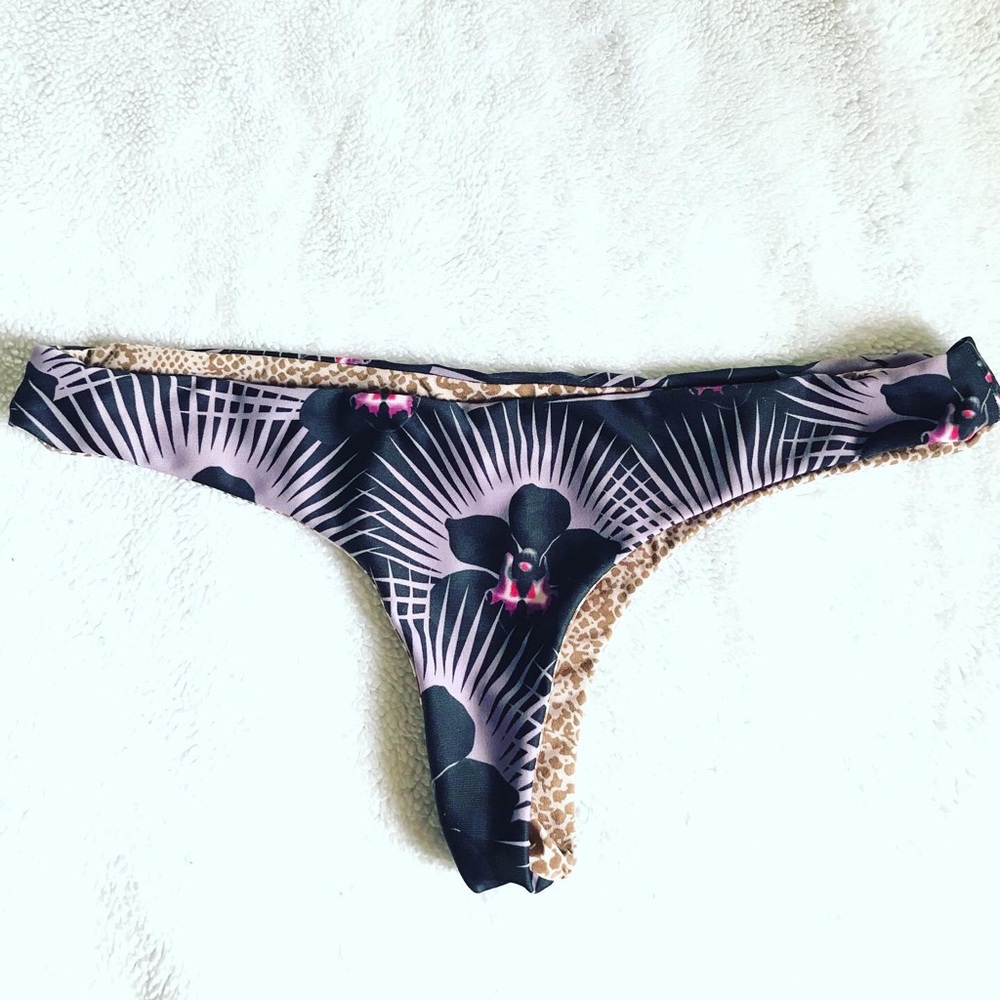 ❌SOLD❌ Acacia bottom